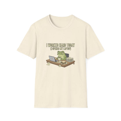 Béžové tričko s potiskem žabky u laptopu I Worked Hard Today