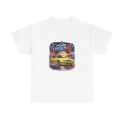 Bílé tričko se žlutým retro sportovním autem a nápisem Pure Legend