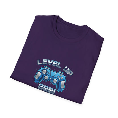 Fialové tričko s herním ovladačem a nápisy LEVEL UP a 20001